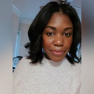 Meet your Posher, Janelle